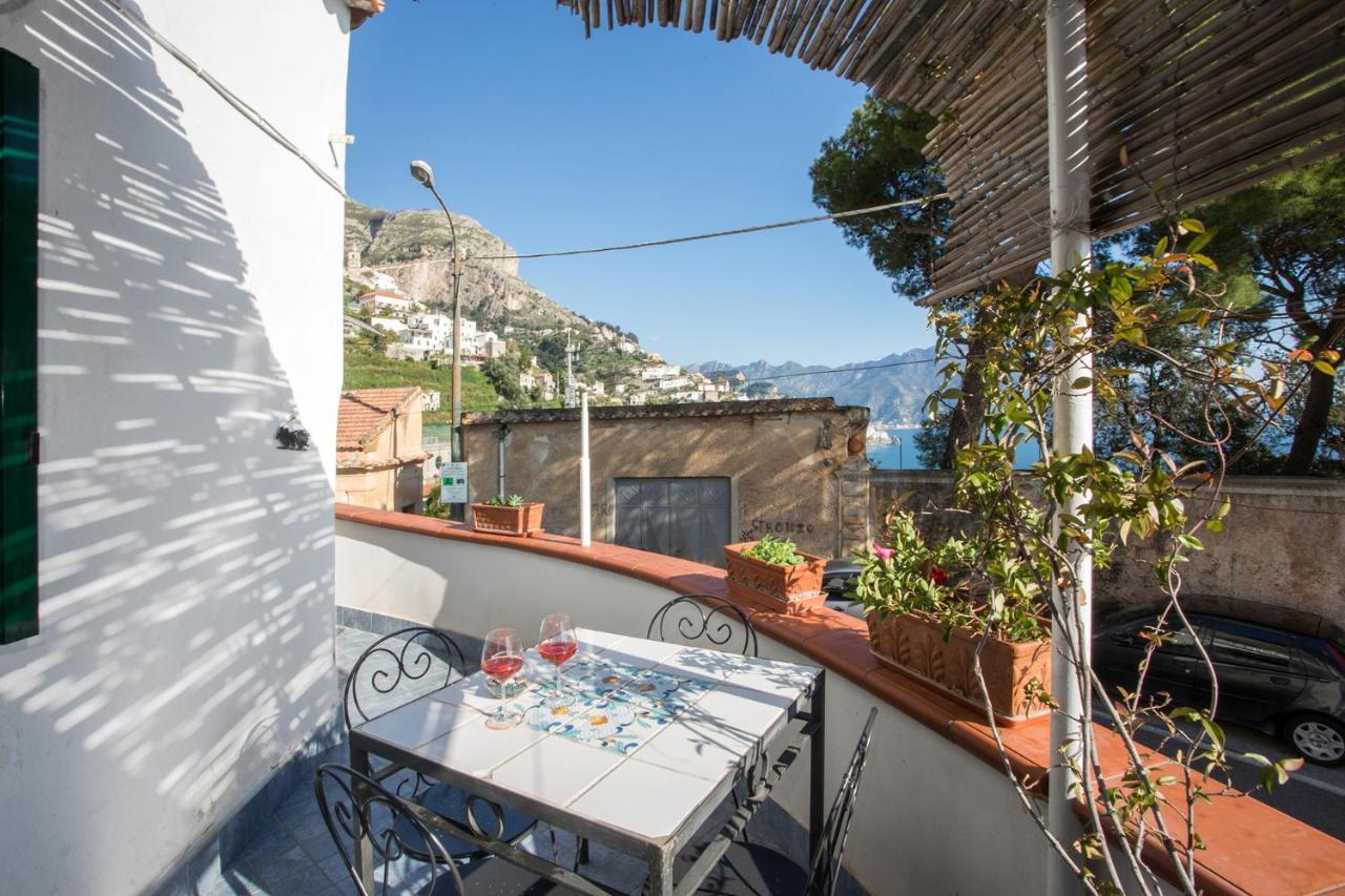 Appartamento House Sun And Moon Amalfi Esterno foto