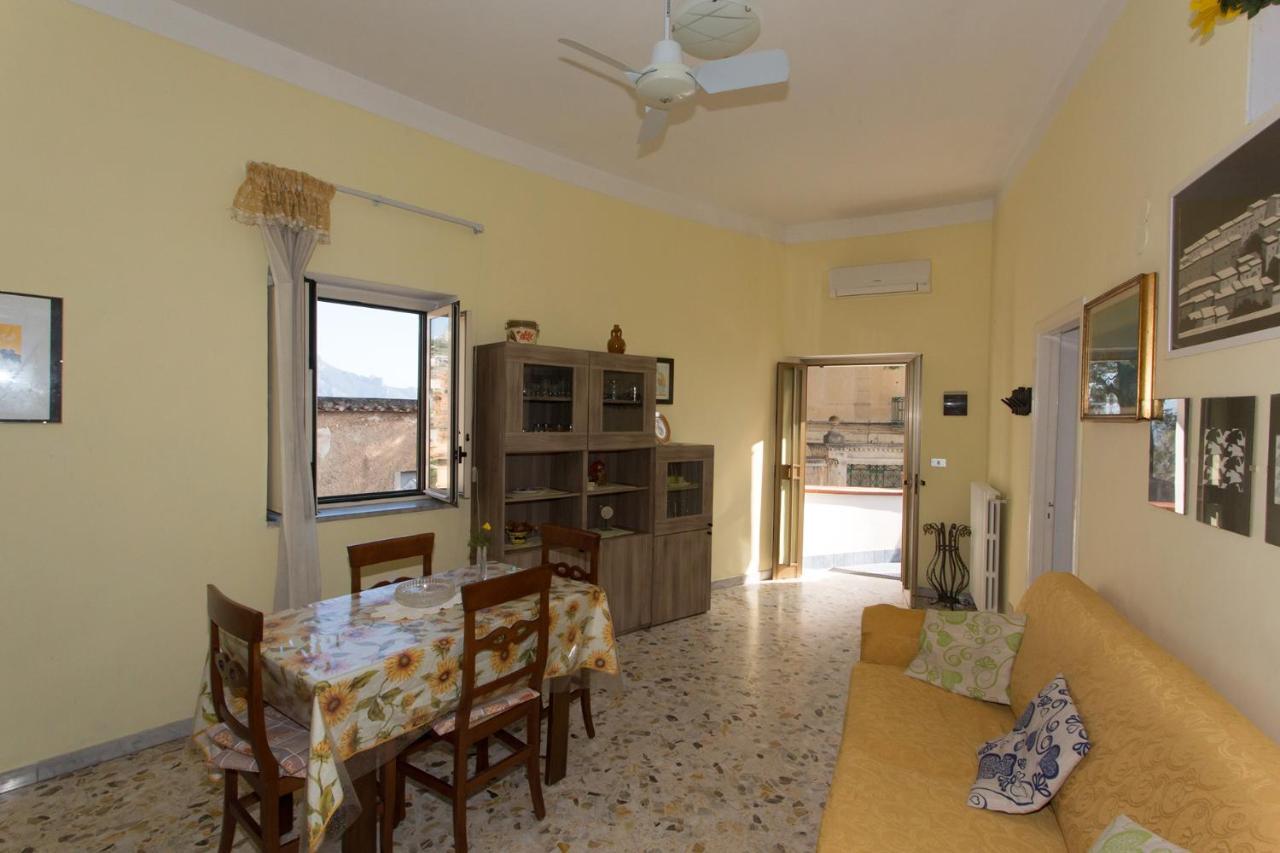 Appartamento House Sun And Moon Amalfi Esterno foto